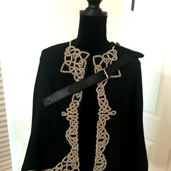 ALEXANDER MCQUEEN BLACK WOOL CAPE - Picture 8 of 12